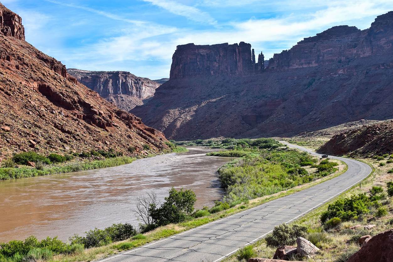 La route 128, l'une des Moab Scenic Byways, Utah