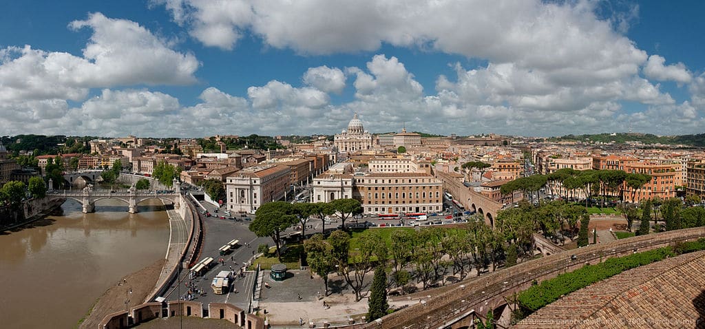 Vue sur le Vatican depuis le Chateau Saint Ange � Rome